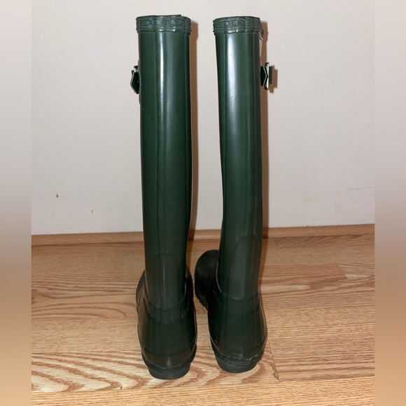 Green Hunter Rain Boots - Picture 2 of 11